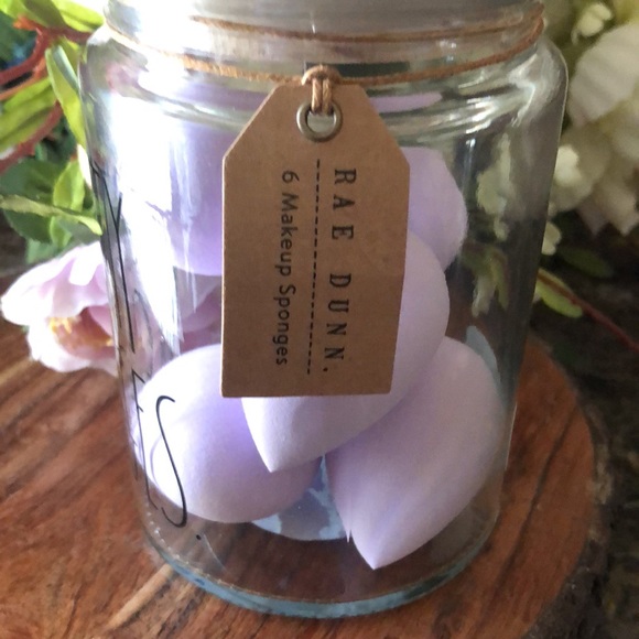 RAE DUNN 6 BEAUTY SPONGES IN A GLASS JAR - Picture 3 of 5